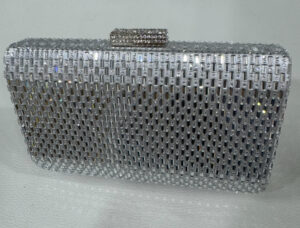 Ανδρικό και γυναικείο αξεσουάρ, ιδανικό για βραδινές εμφανίσεις και ειδικές περιστάσεις.