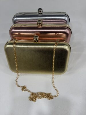 CLUTCH ΤΣΑΝΤΑΚΙ ΜΕ ΜΕΤΑΛΙΚΗ ΥΦΗ.